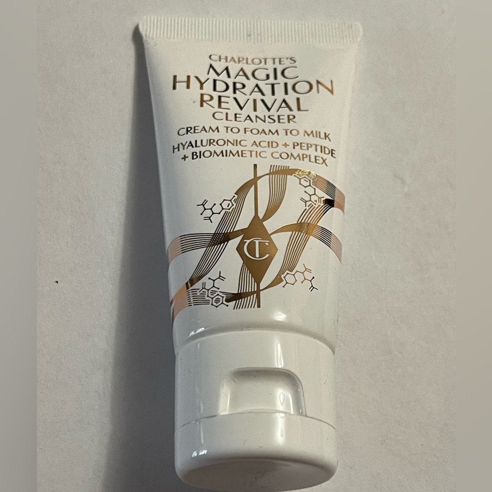 Charlotte Tilbury- Charlotte’s Magic Hydration Revival Cleanser 30ml BRAND NEW